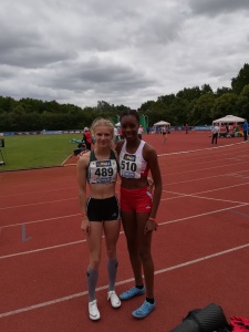 2019.07.07 - 80m Hürde W15 Jule Döring und Christina Onwu Akomas - Foto Henny Gastel